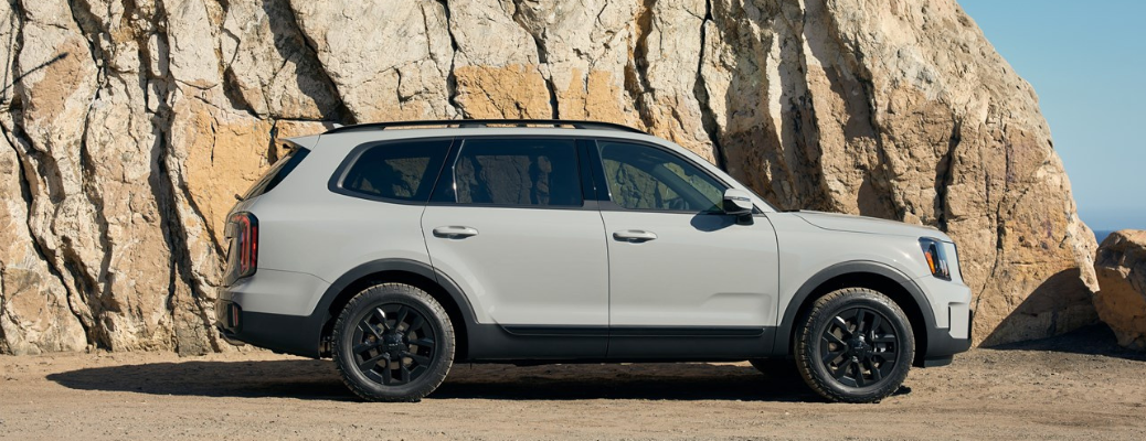 Side view of the 2024 Kia Telluride