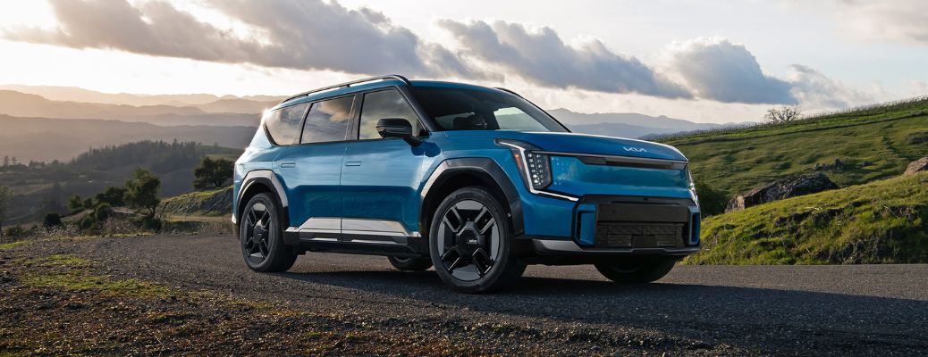 front quarter and side view of the 2025 Kia EV9