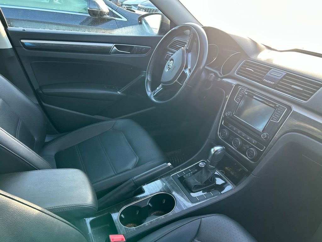 2018 Volkswagen Passat 2.0T SE