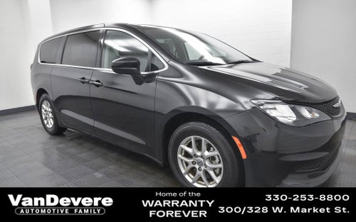 2022 Chrysler Voyager LX