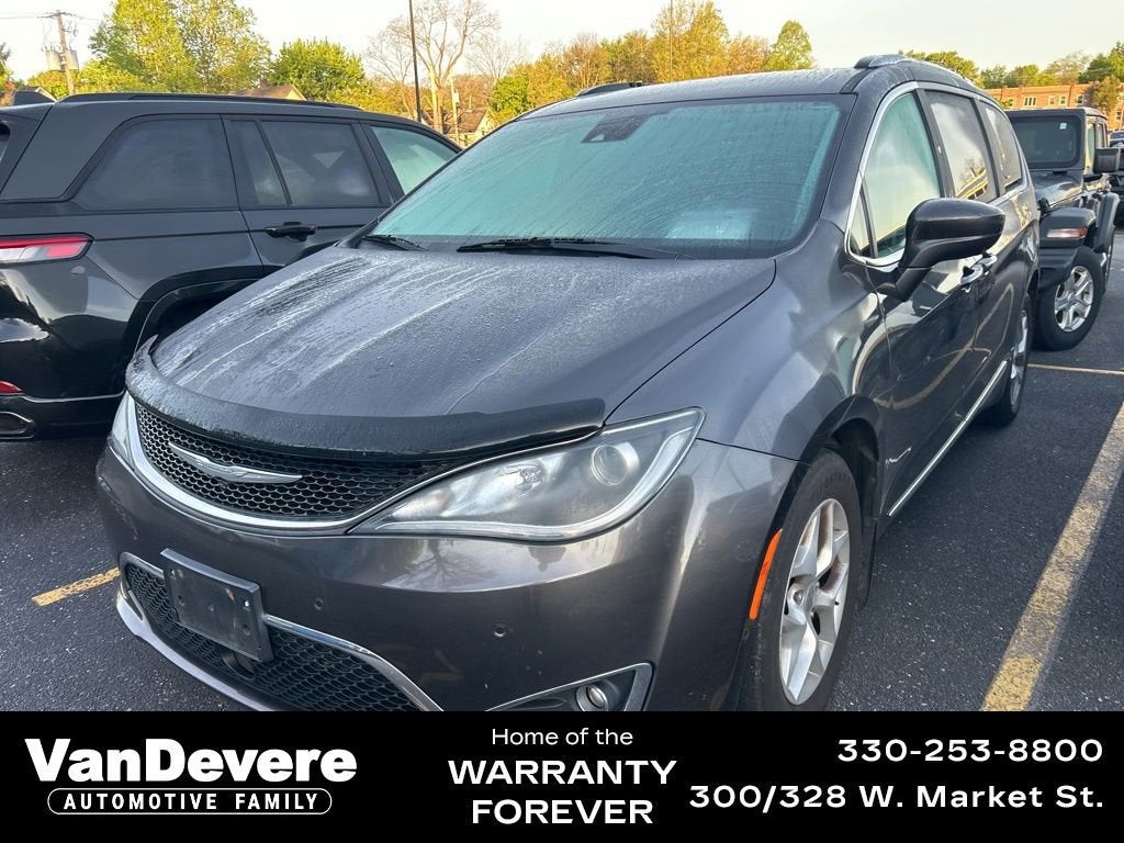 2017 Chrysler Pacifica Touring-L Plus