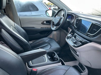 2017 Chrysler Pacifica Touring-L Plus
