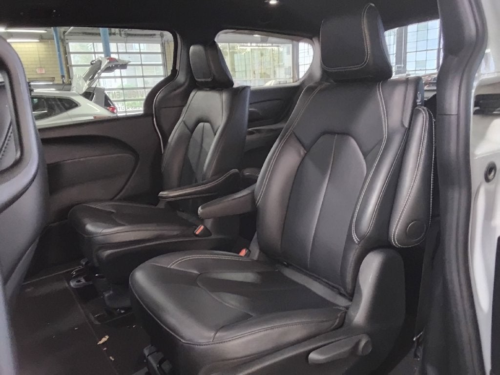 2024 Chrysler Pacifica Hybrid S Appearance Pkg