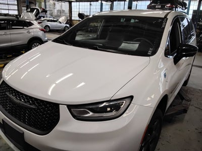 2024 Chrysler Pacifica Hybrid S Appearance Pkg