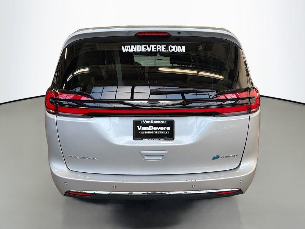 2024 Chrysler Pacifica Hybrid Select