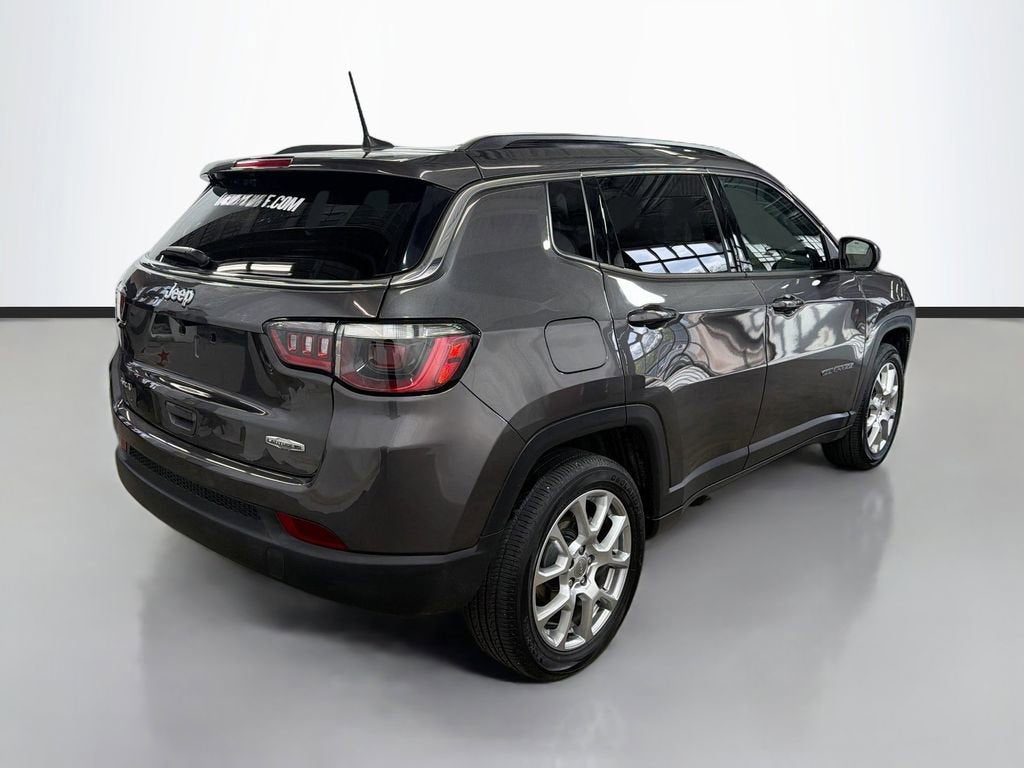 2022 Jeep Compass Latitude Lux