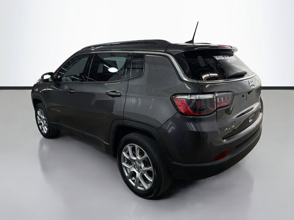 2022 Jeep Compass Latitude Lux