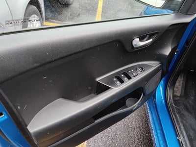 2022 Kia Rio 5-Door S