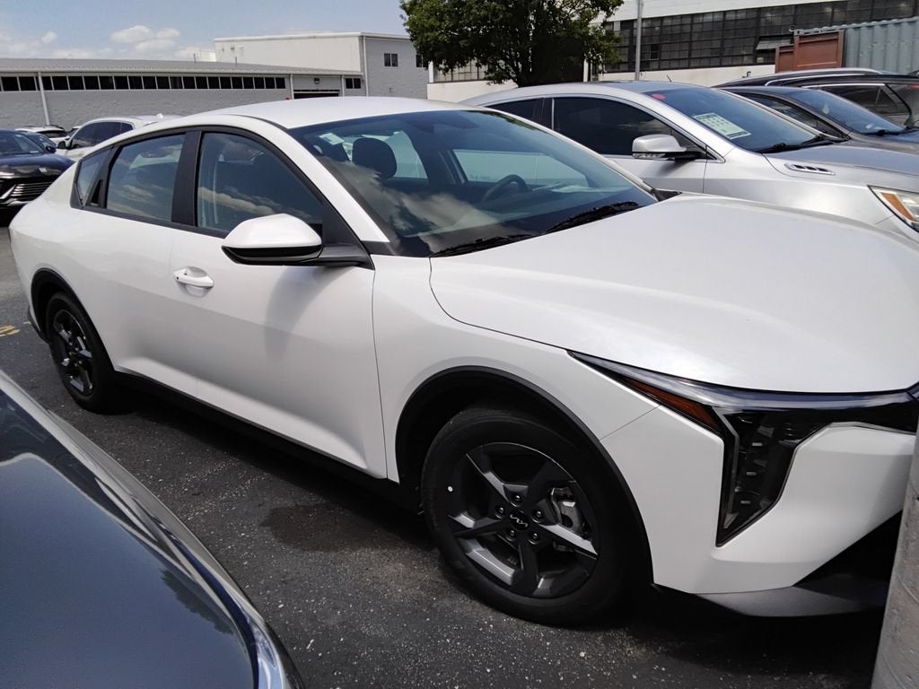 2025 Kia K4 LXS
