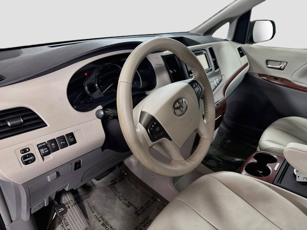 2014 Toyota Sienna XLE