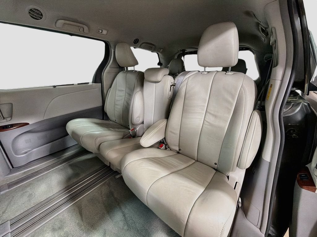 2014 Toyota Sienna XLE