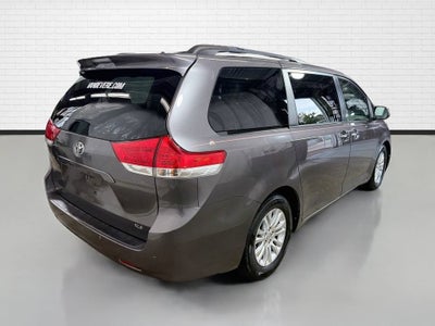 2014 Toyota Sienna XLE