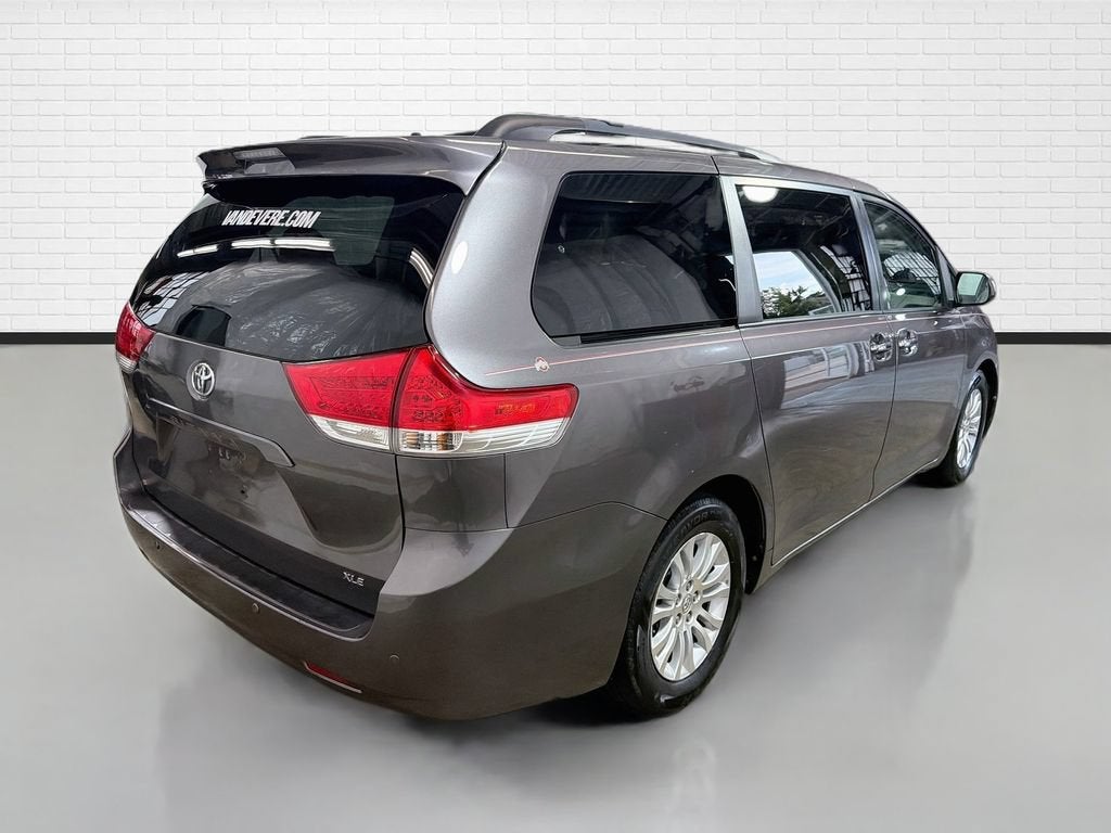 2014 Toyota Sienna XLE