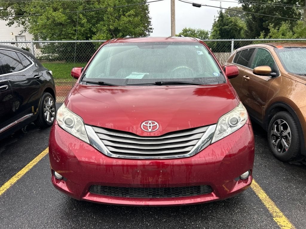 2012 Toyota Sienna XLE AAS