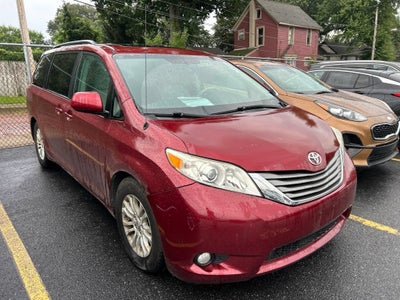 2012 Toyota Sienna XLE AAS