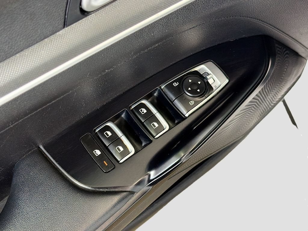 2022 Kia K5 LX