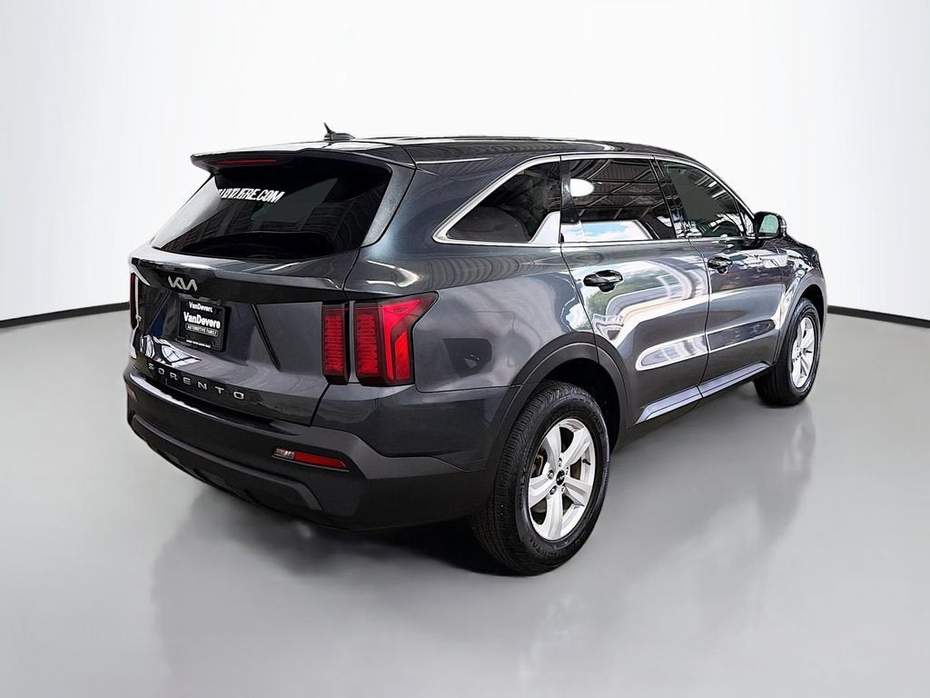 2022 Kia Sorento LX