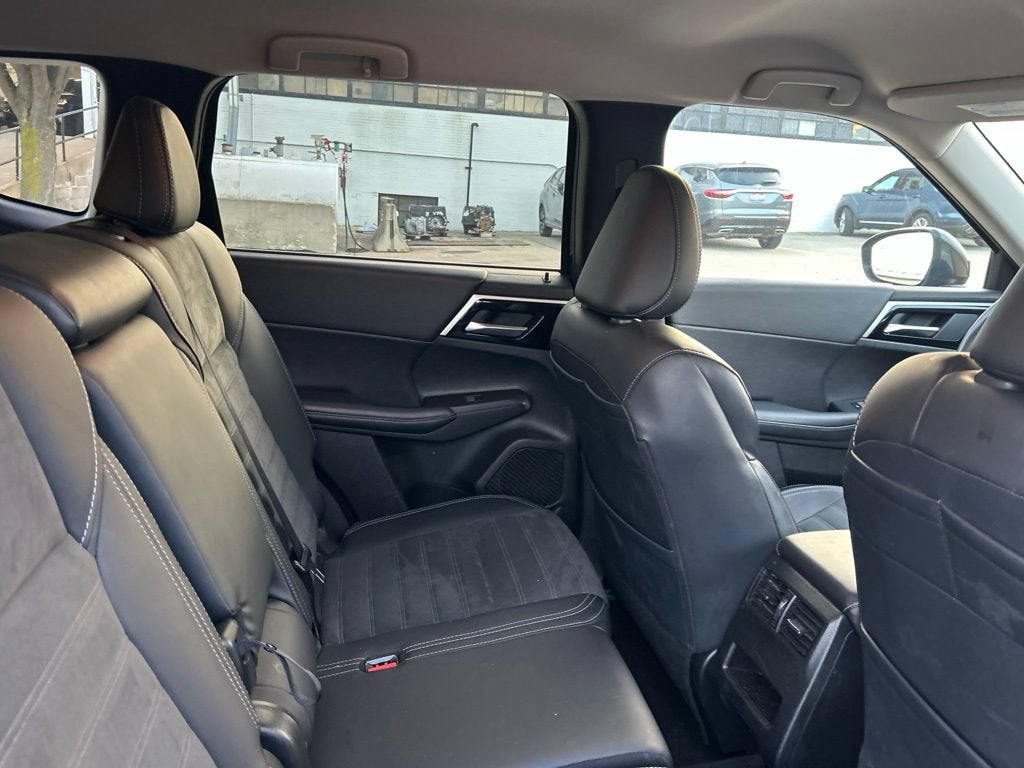 2024 Mitsubishi Outlander SE