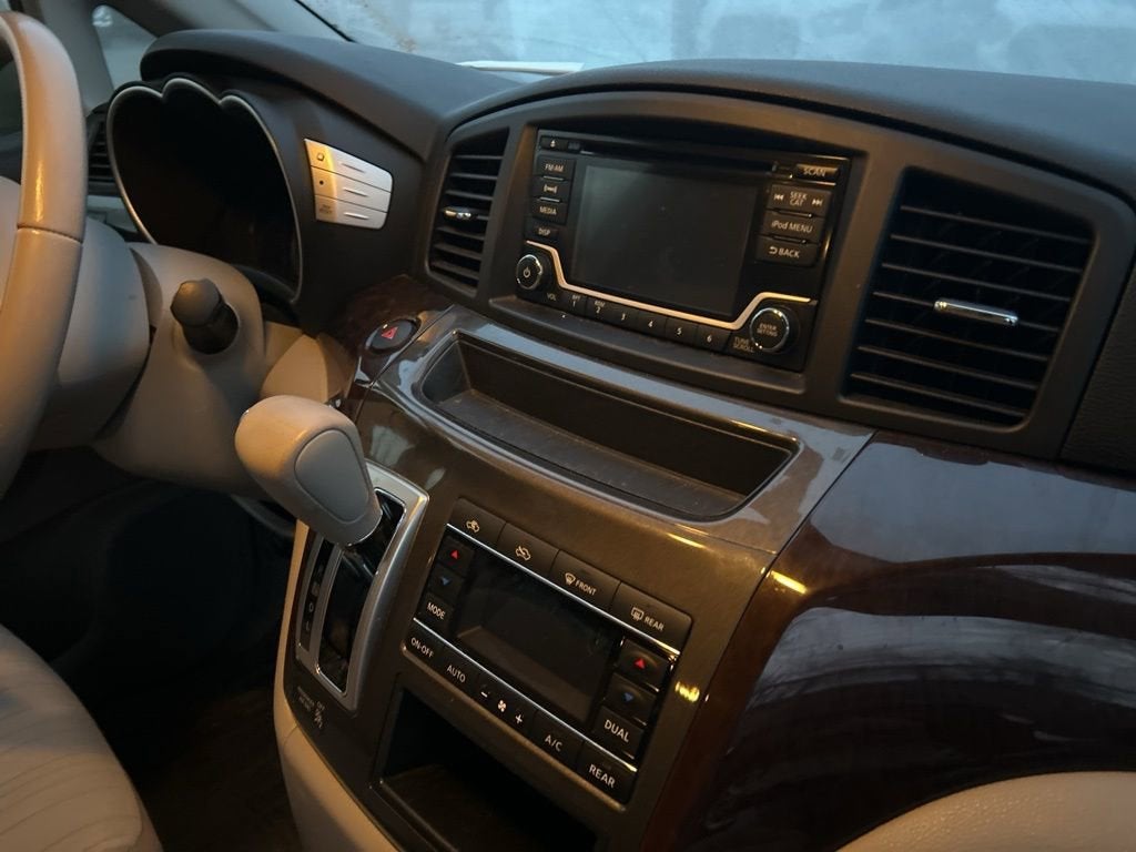 2015 Nissan Quest SV