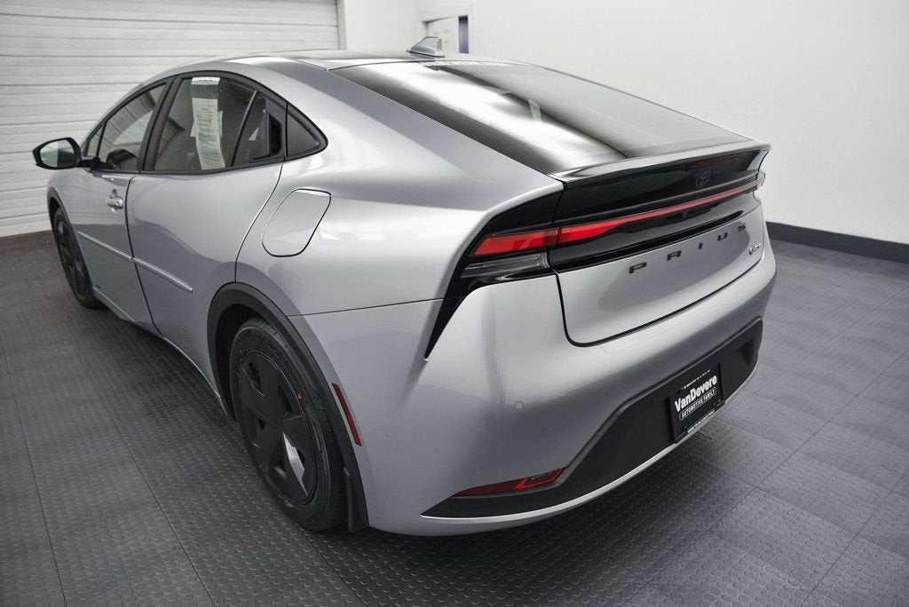 2023 Toyota Prius LE