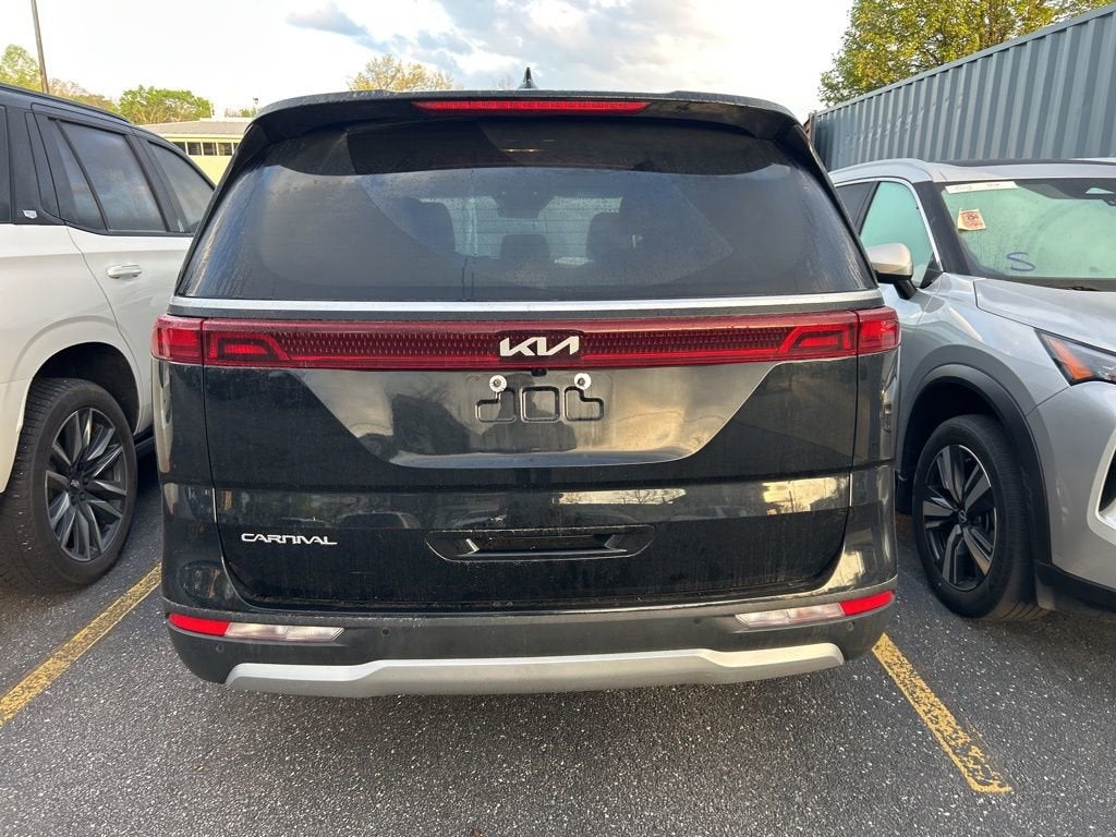 2024 Kia Carnival LX
