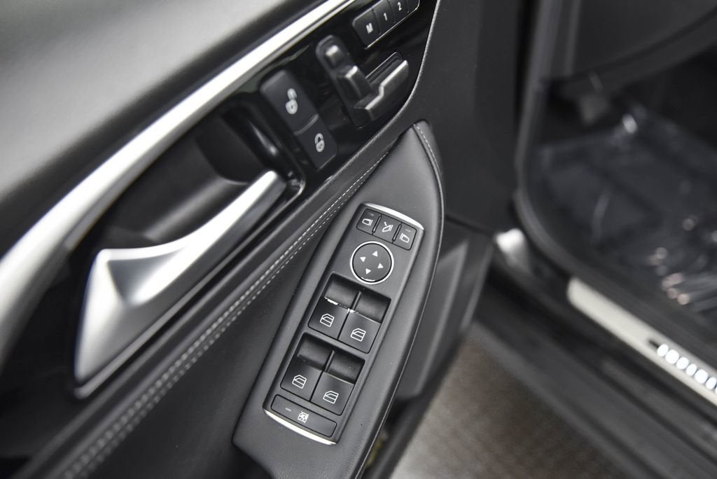 2019 INFINITI QX30 LUXE