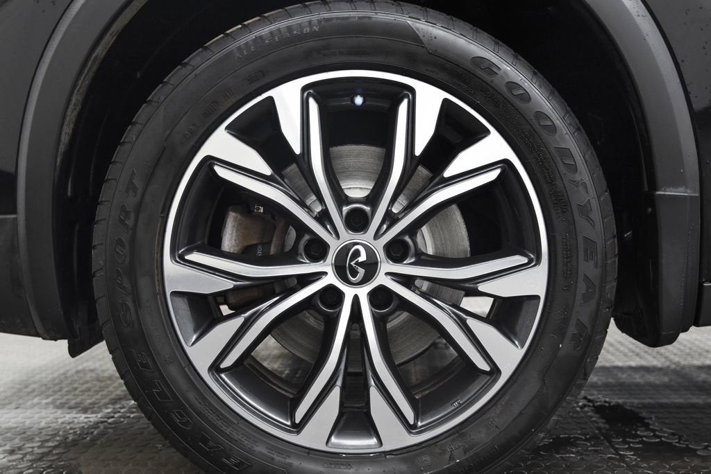 2019 INFINITI QX30 LUXE