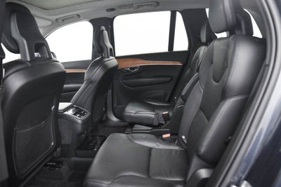 2022 Volvo XC90 Momentum