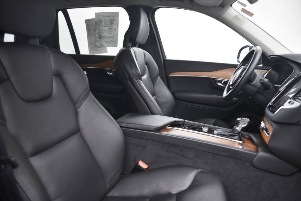 2022 Volvo XC90 Momentum