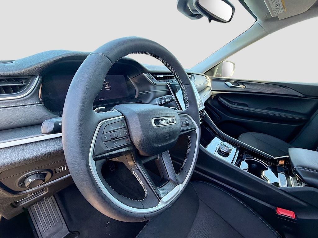2023 Jeep Grand Cherokee L Laredo
