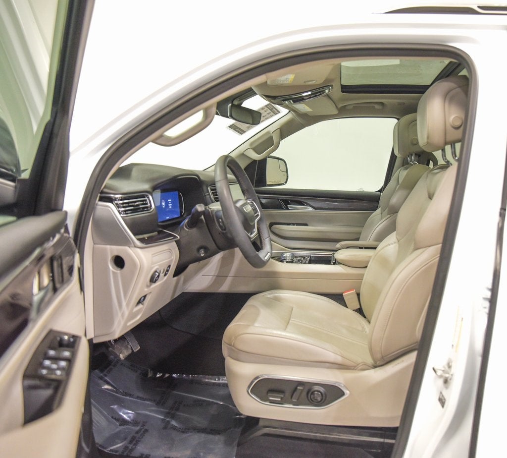 2024 Jeep Wagoneer Base