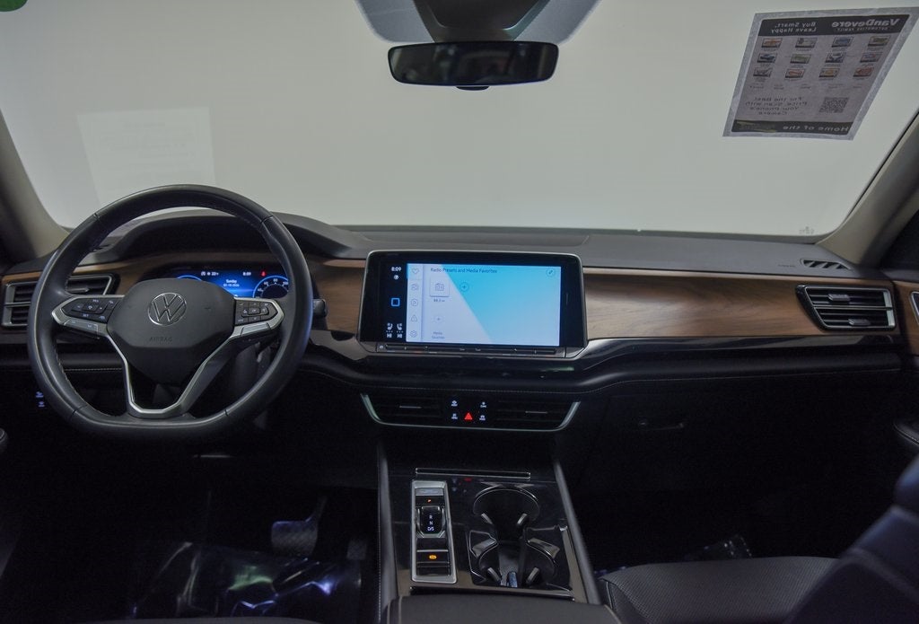 2024 Volkswagen Atlas 2.0T SE w/Technology