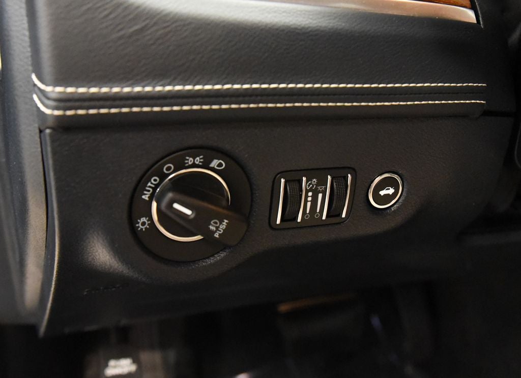 2015 Chrysler 300 C Platinum