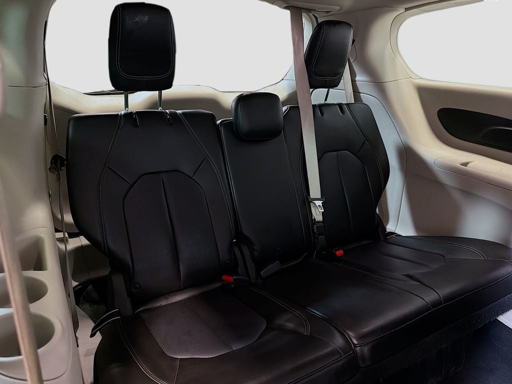 2021 Chrysler Voyager LXI
