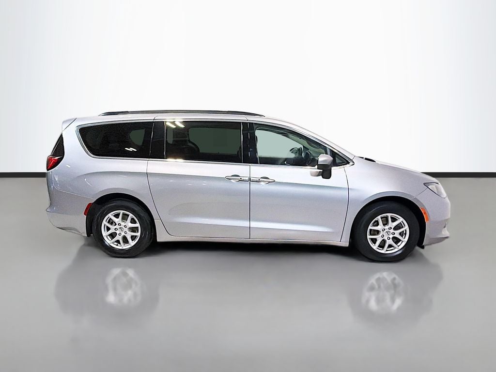 2021 Chrysler Voyager LXI