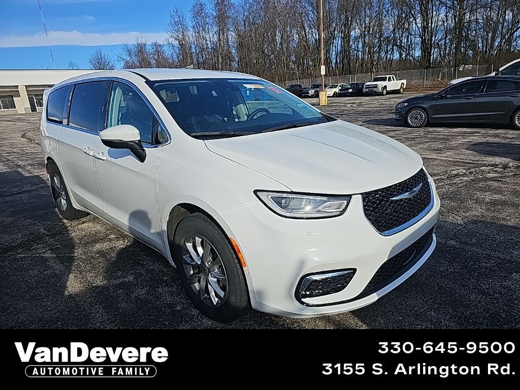 2023 Chrysler Pacifica Touring L