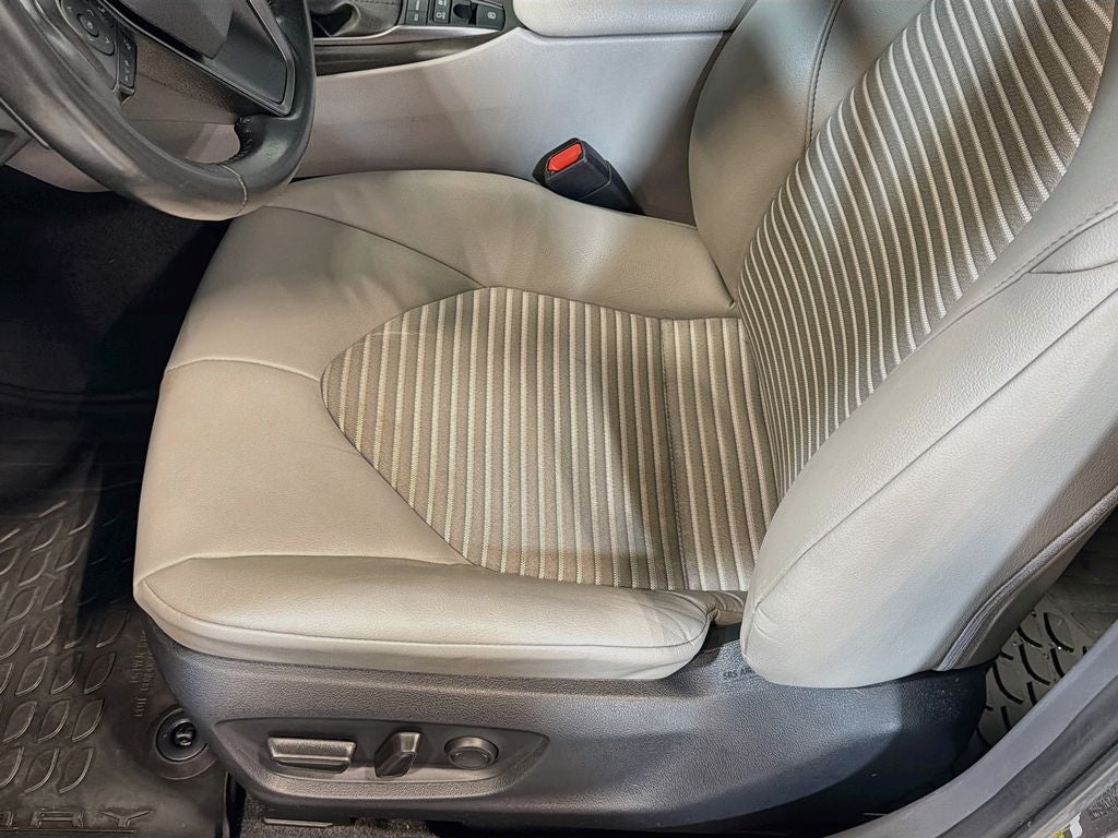 2023 Toyota Camry Hybrid SE