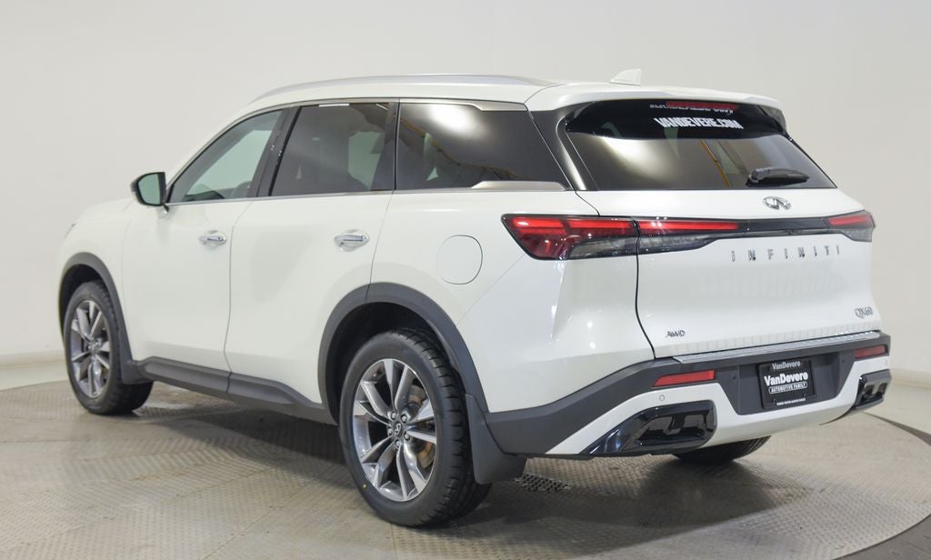 2023 INFINITI QX60 LUXE