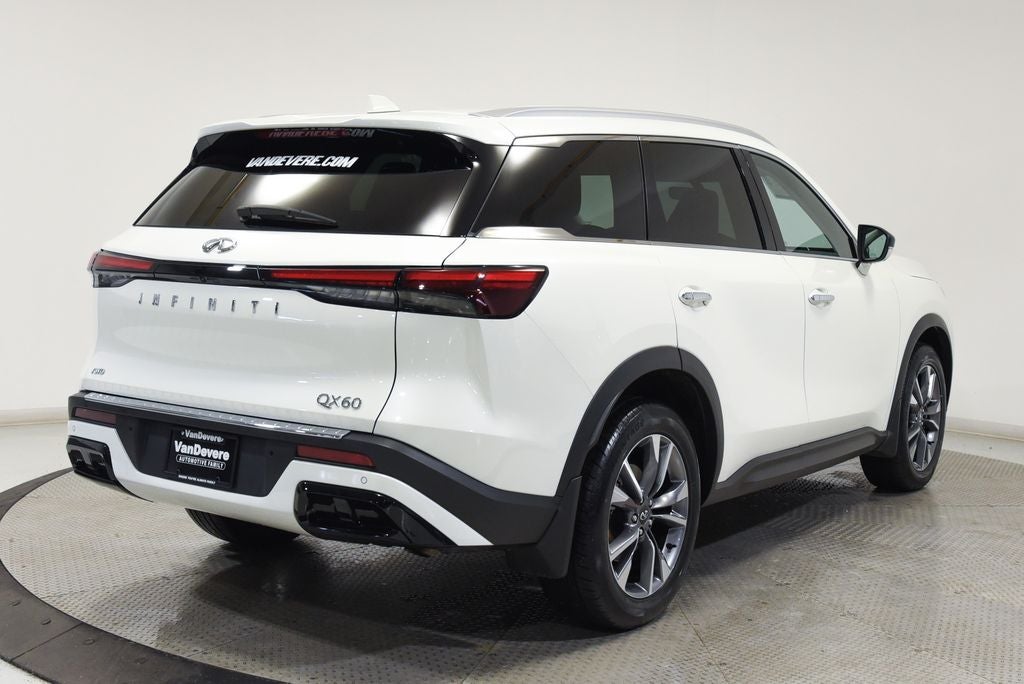 2023 INFINITI QX60 LUXE