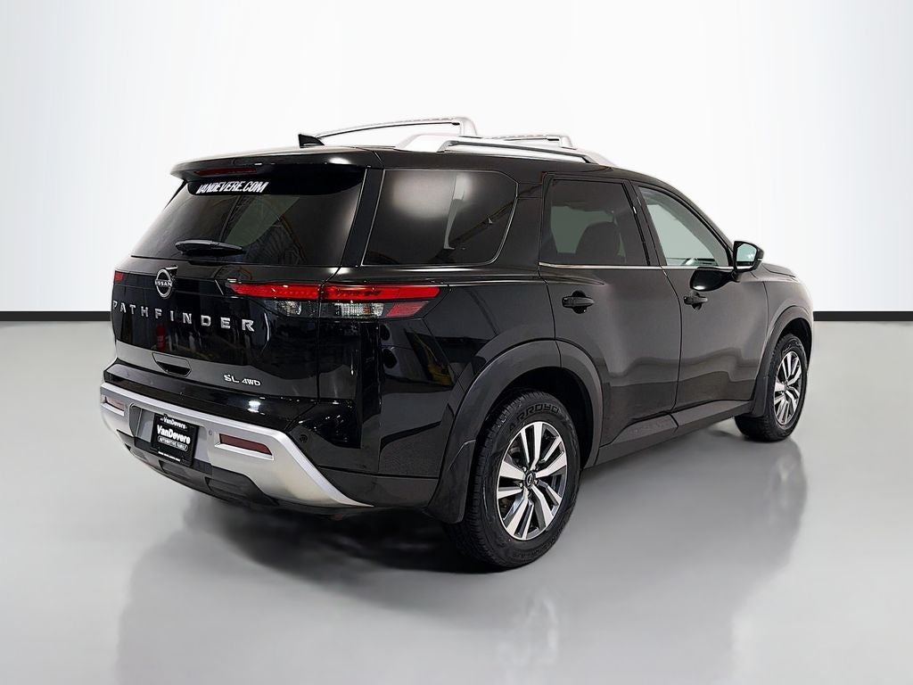 2024 Nissan Pathfinder SL