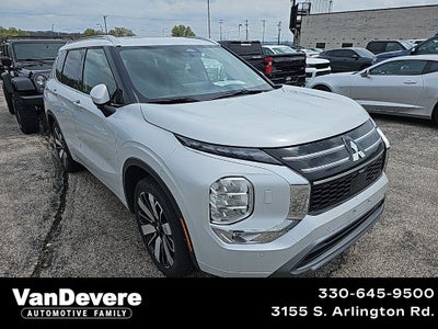 2025 Mitsubishi Outlander Base