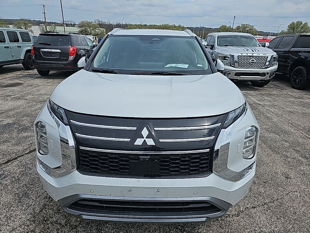 2025 Mitsubishi Outlander Base