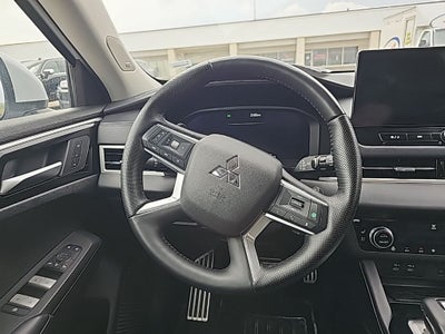 2025 Mitsubishi Outlander Base