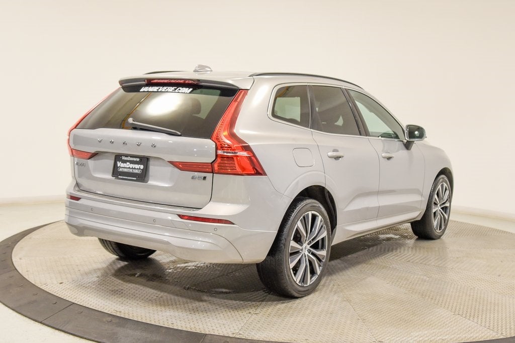 2022 Volvo XC60 B5 Momentum