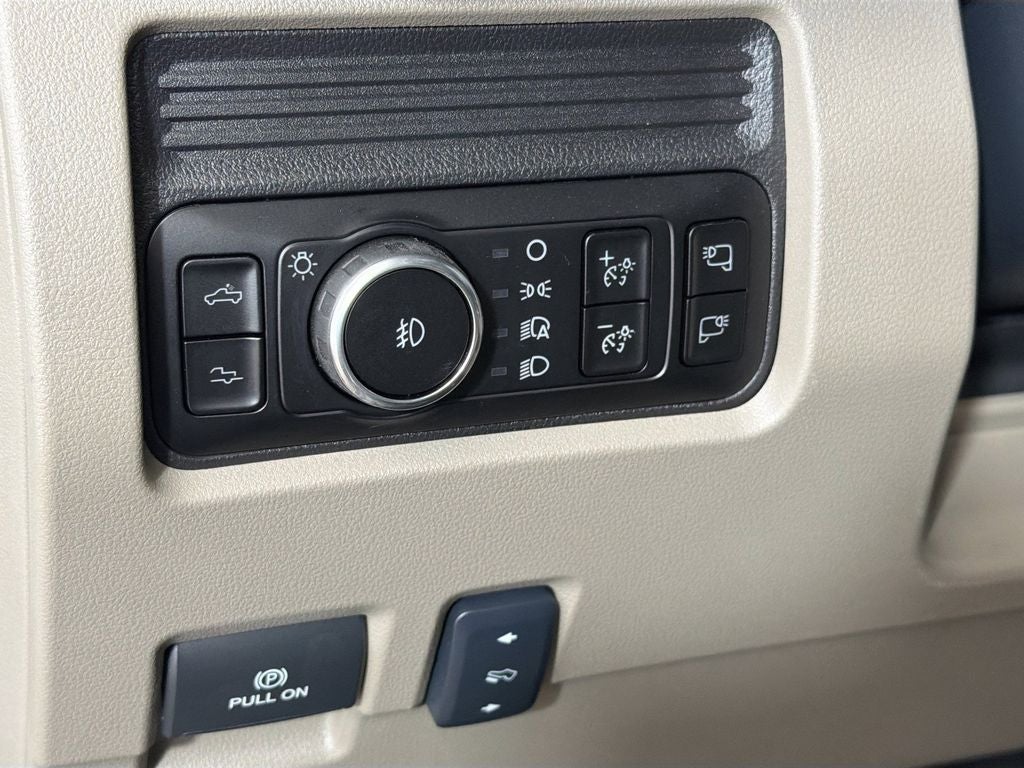 2025 Ford F-450SD Platinum DRW