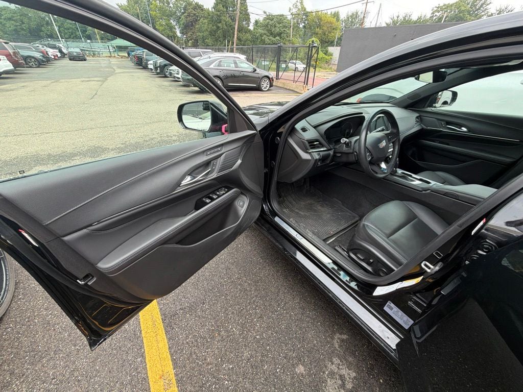 2022 Cadillac CT4 Premium Luxury