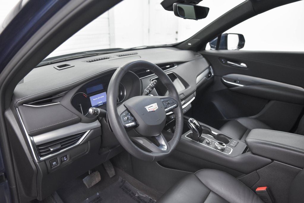 2022 Cadillac XT4 Premium Luxury