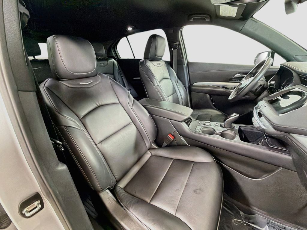 2022 Cadillac XT4 Premium Luxury