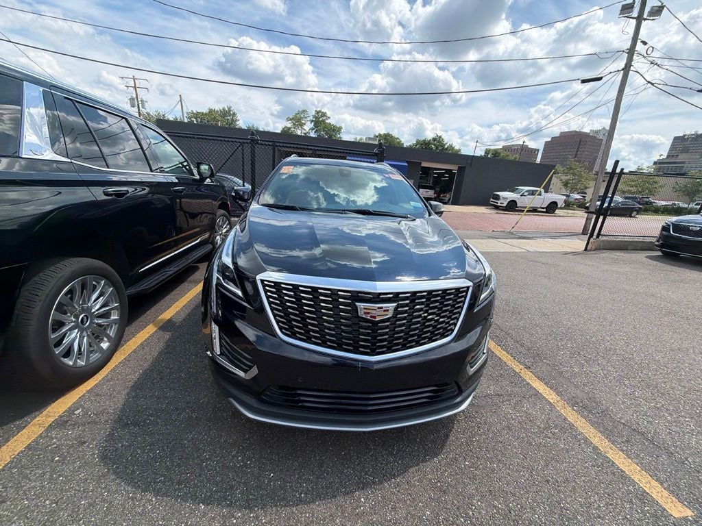 2022 Cadillac XT5 Premium Luxury