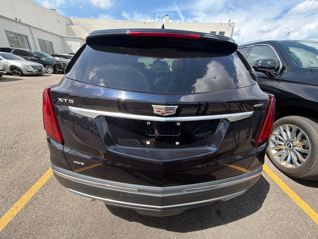 2022 Cadillac XT5 Premium Luxury